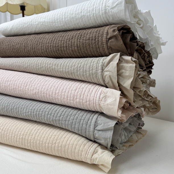 韩国酵素砂洗加密绗缝小花边三件套床盖纯色盖毯可机洗多功能被