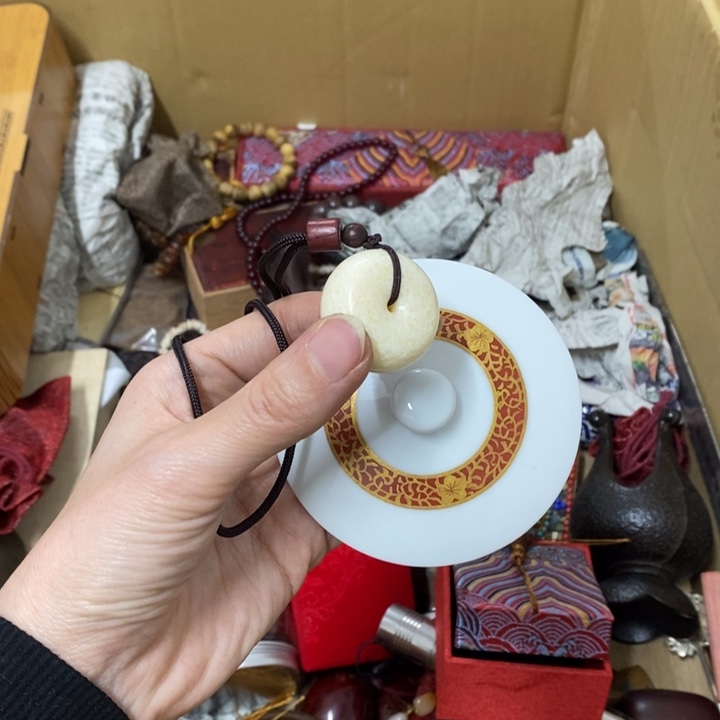 瓷片哈中古工艺品一件