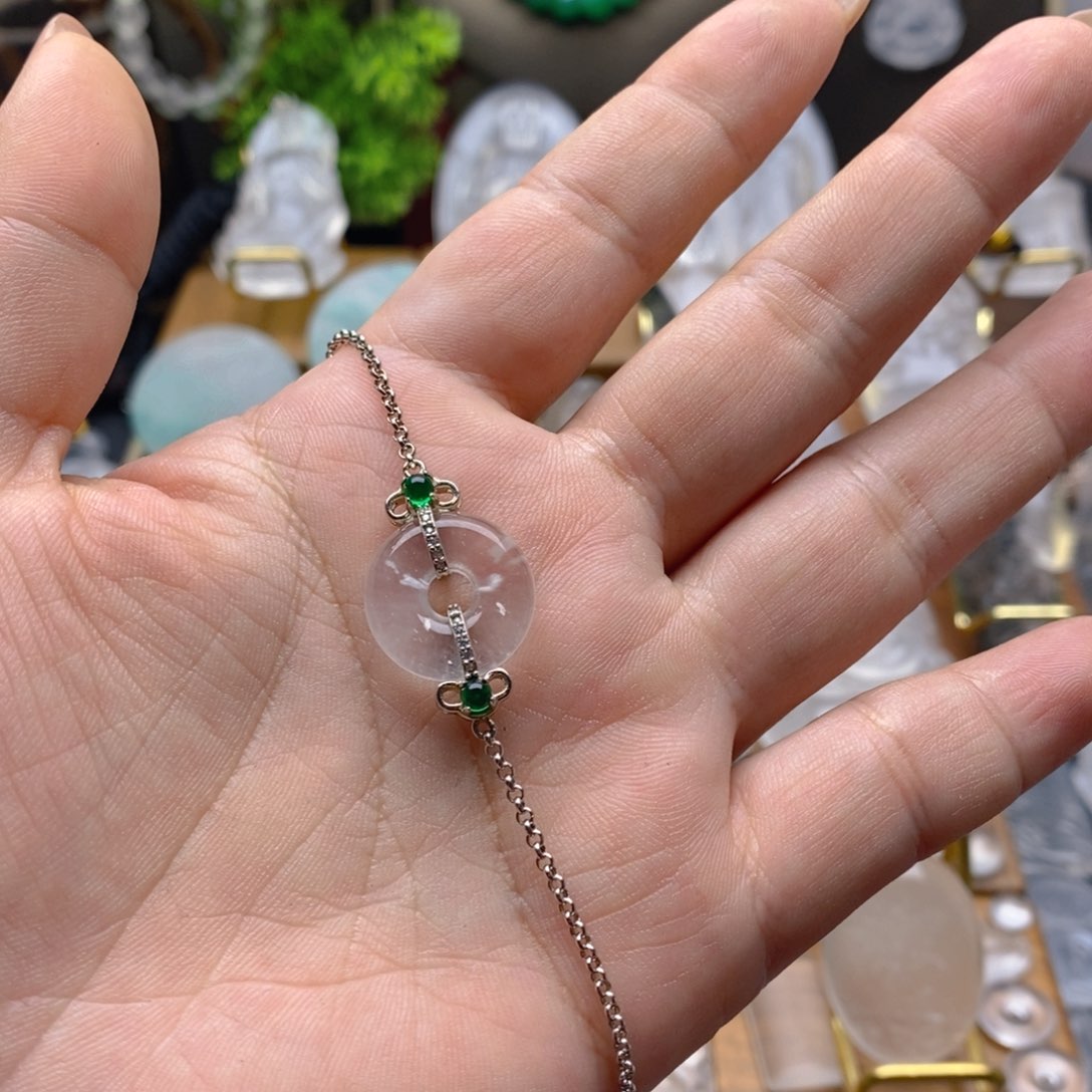 石英质玉颈饰未镶嵌茶***手