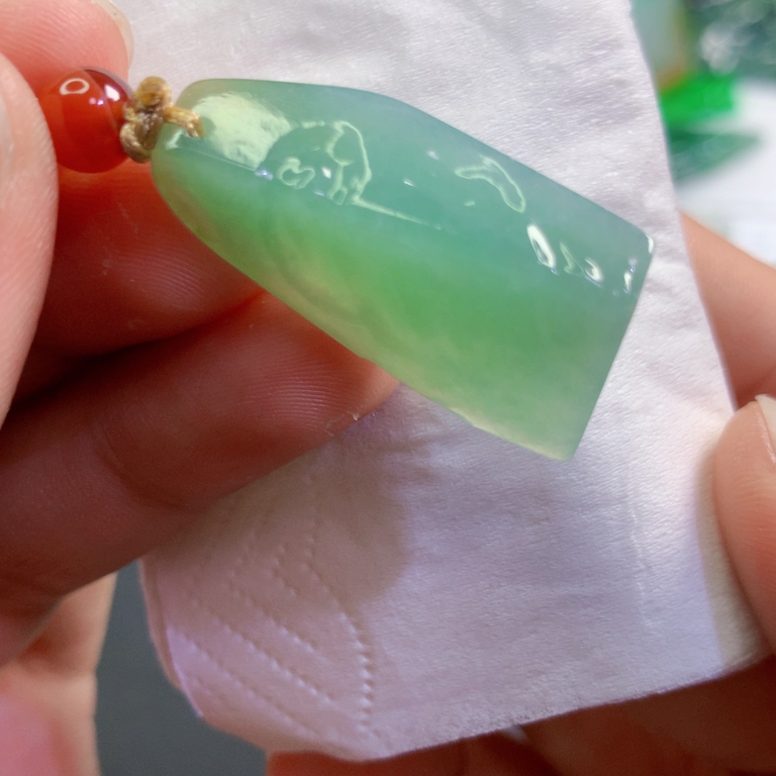 【闪购商品】翡翠吊坠(不含链)未镶嵌