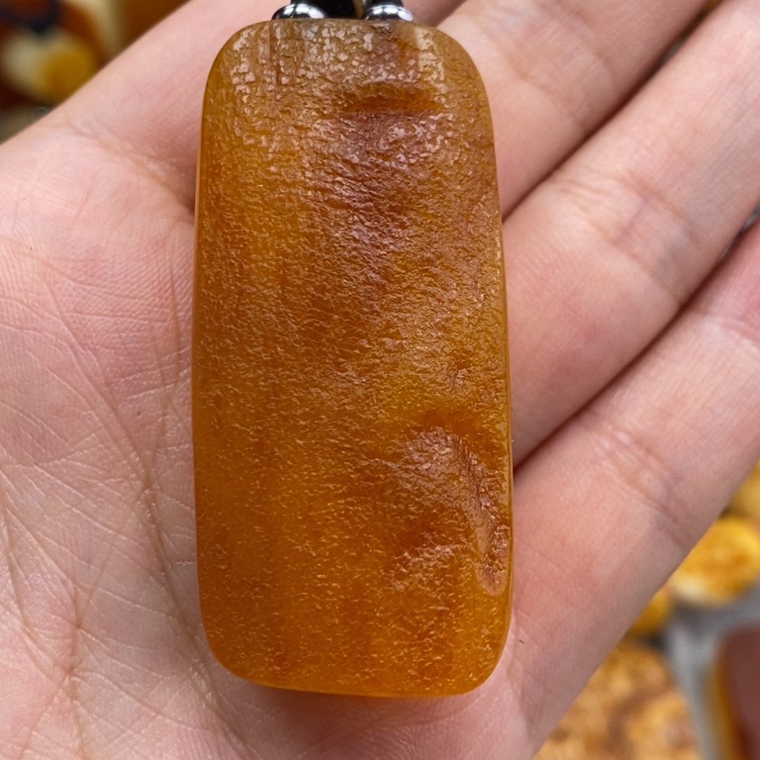 琥珀吊坠(赠链)未镶嵌