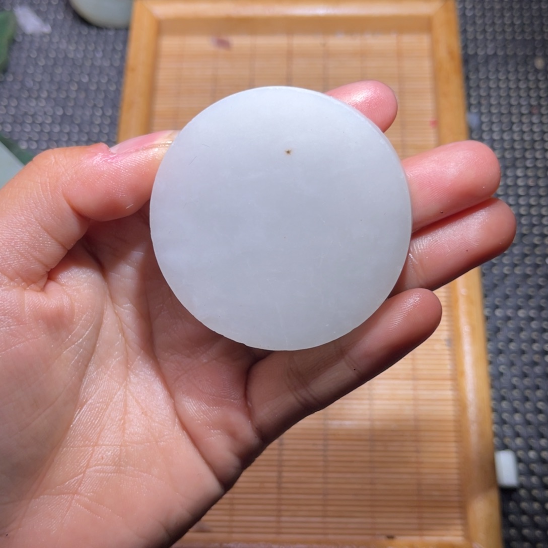 未镶嵌和田玉车挂石**记