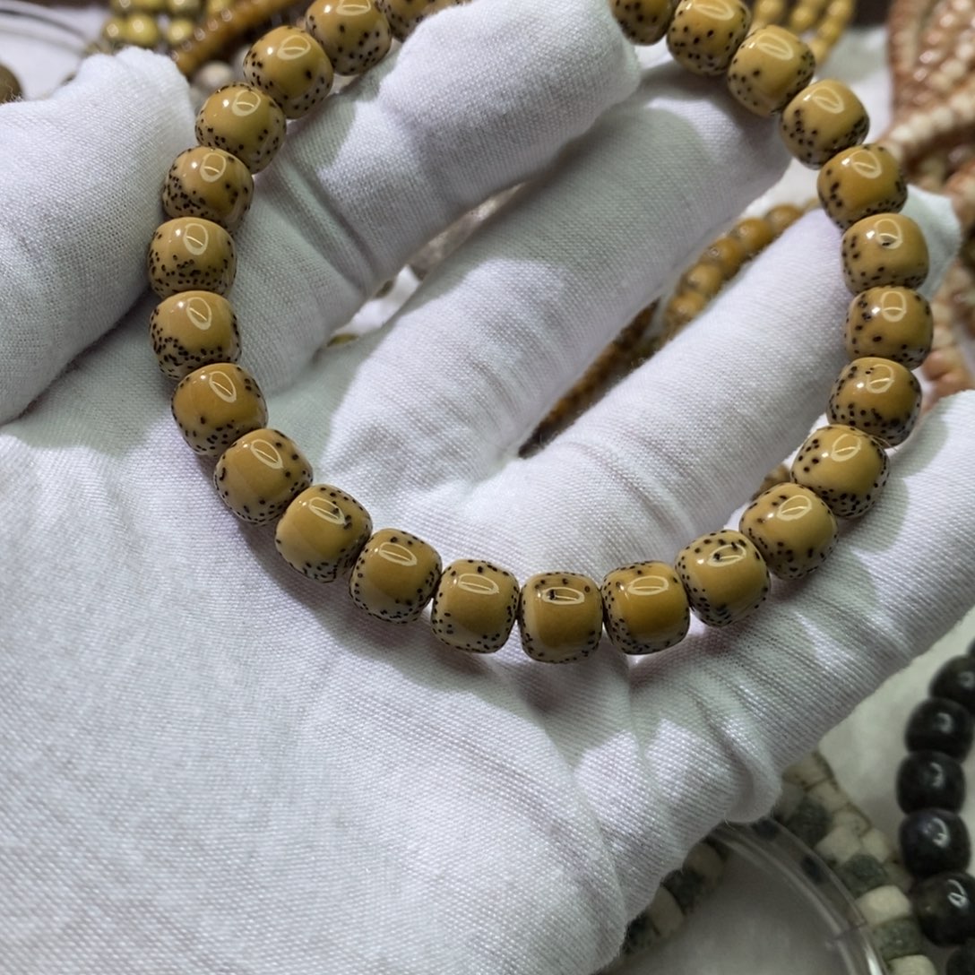 堵***播星月菩提吊坠侧留白