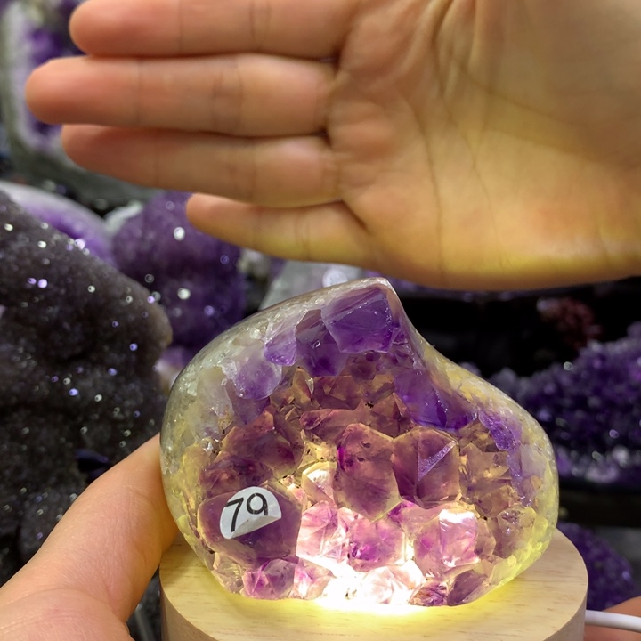 未镶嵌水晶大型摆件（非配饰）