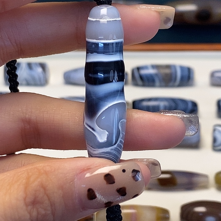 人***人玛瑙/玉髓合金蓝沁