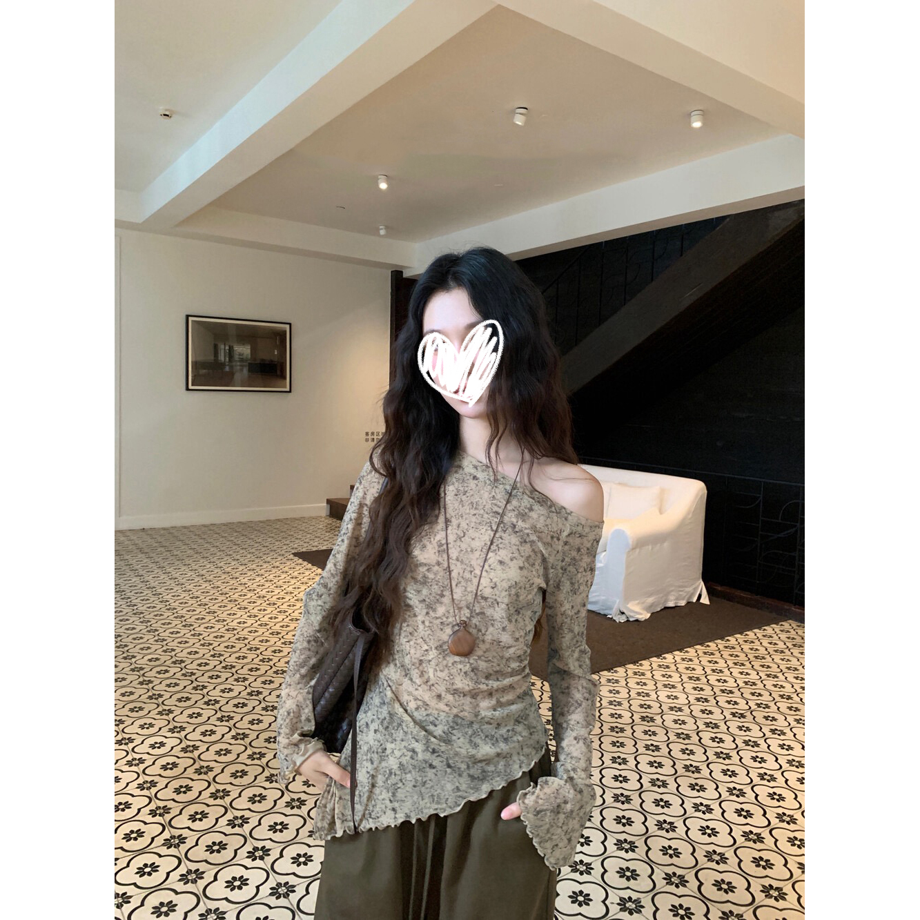 2025新款辣妹穿搭不规则晕染斜肩长袖上衣秋季百搭时尚长裤两件套