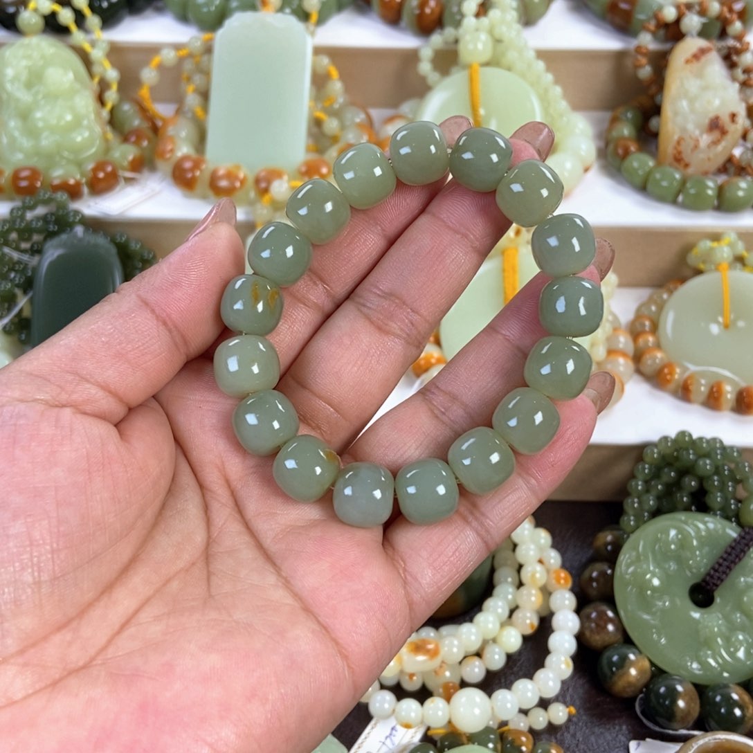 未镶嵌透闪石质玉手串