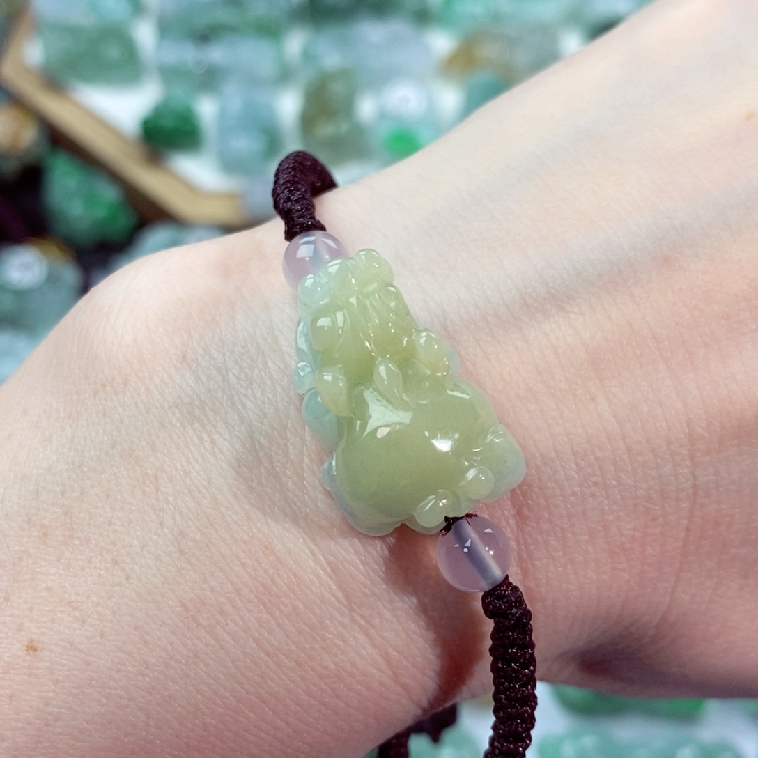 翡翠颈饰未镶嵌天然