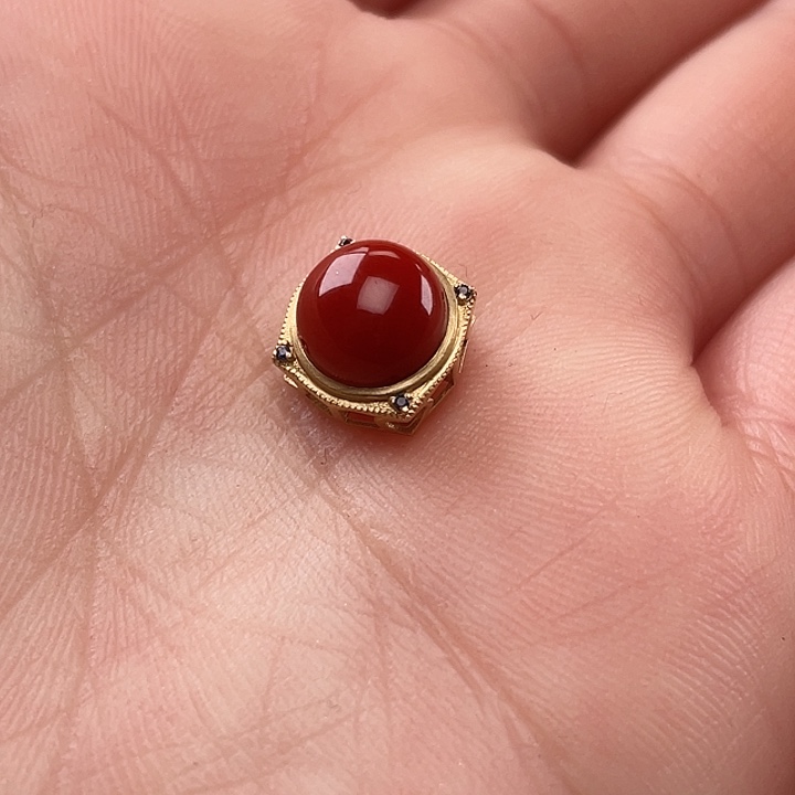 南红玛瑙吊坠未镶嵌