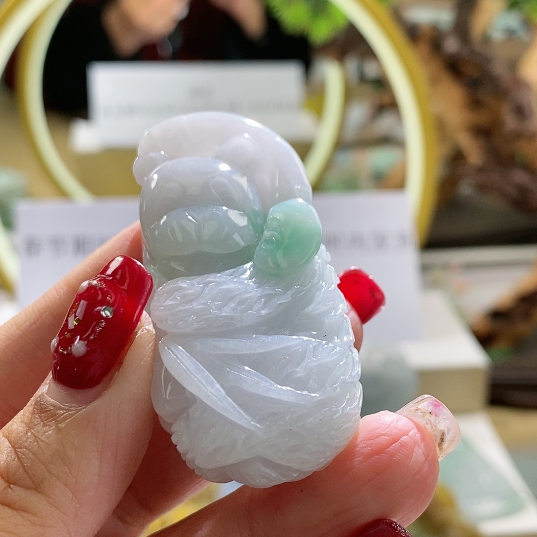 【闪购商品】翡翠颈饰未镶嵌熊猫