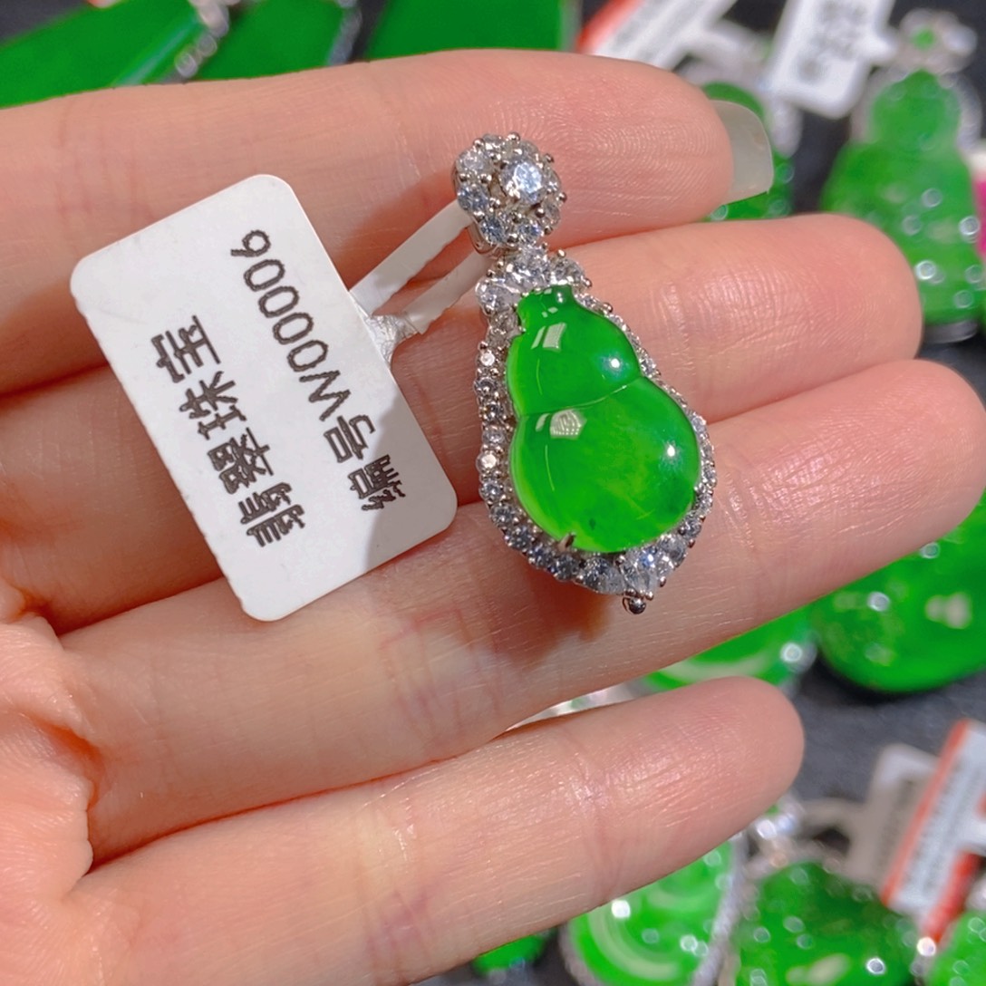 翡翠银S925镶嵌吊坠(不含链)?