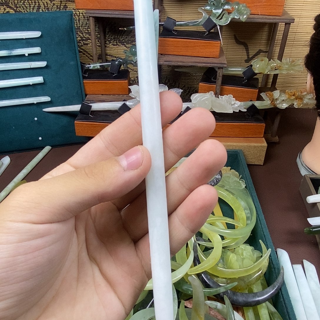 蛇纹石玉未镶嵌发簪猫*糖