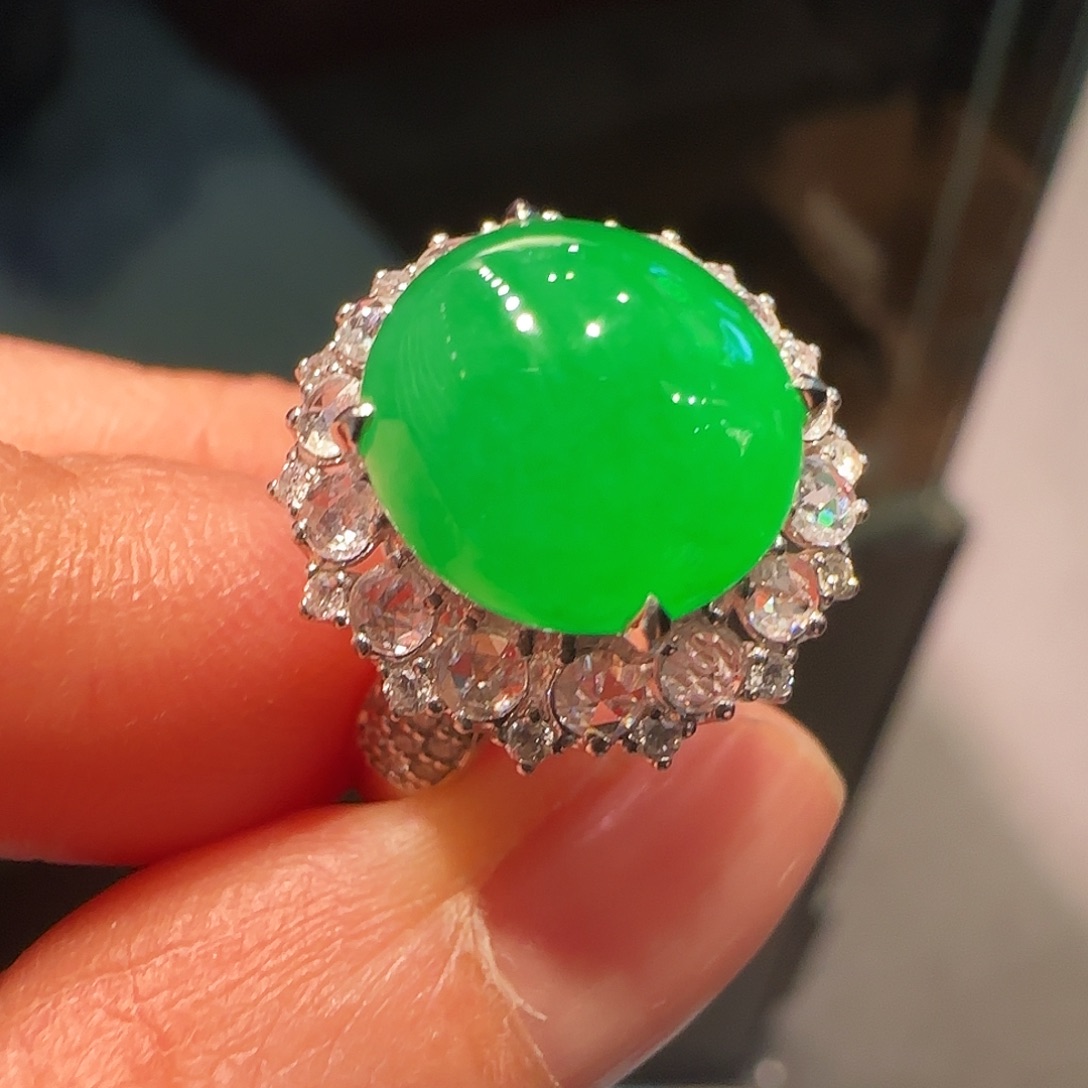 翡翠18K金镶嵌戒指