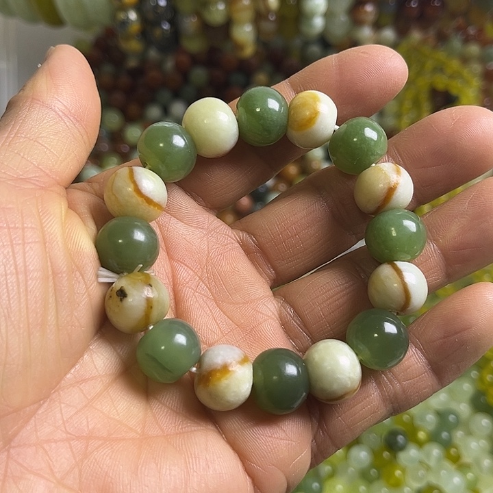 合金蛇纹石玉颈饰