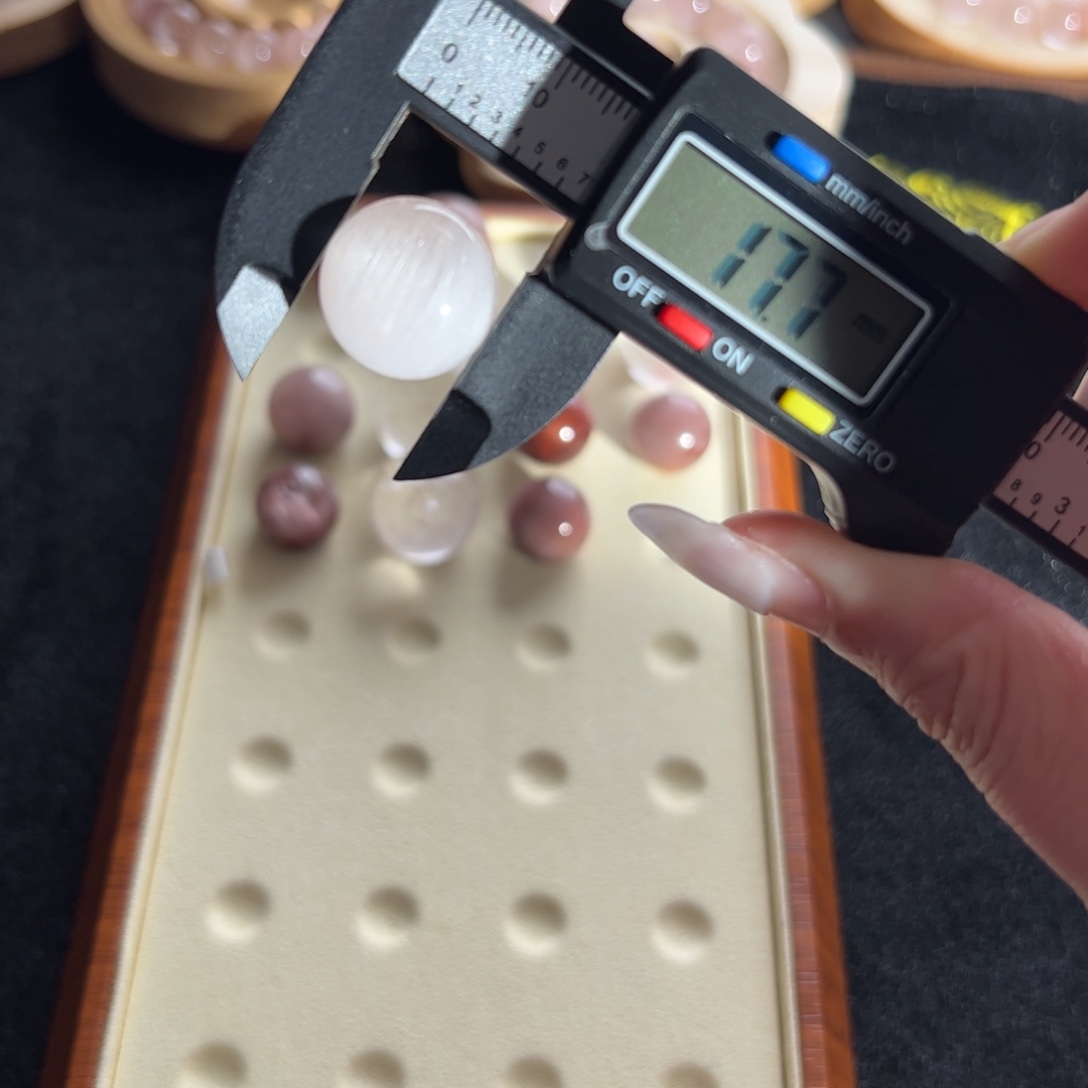 晓***-水晶未镶嵌手链17.7m定制通孔不退不换