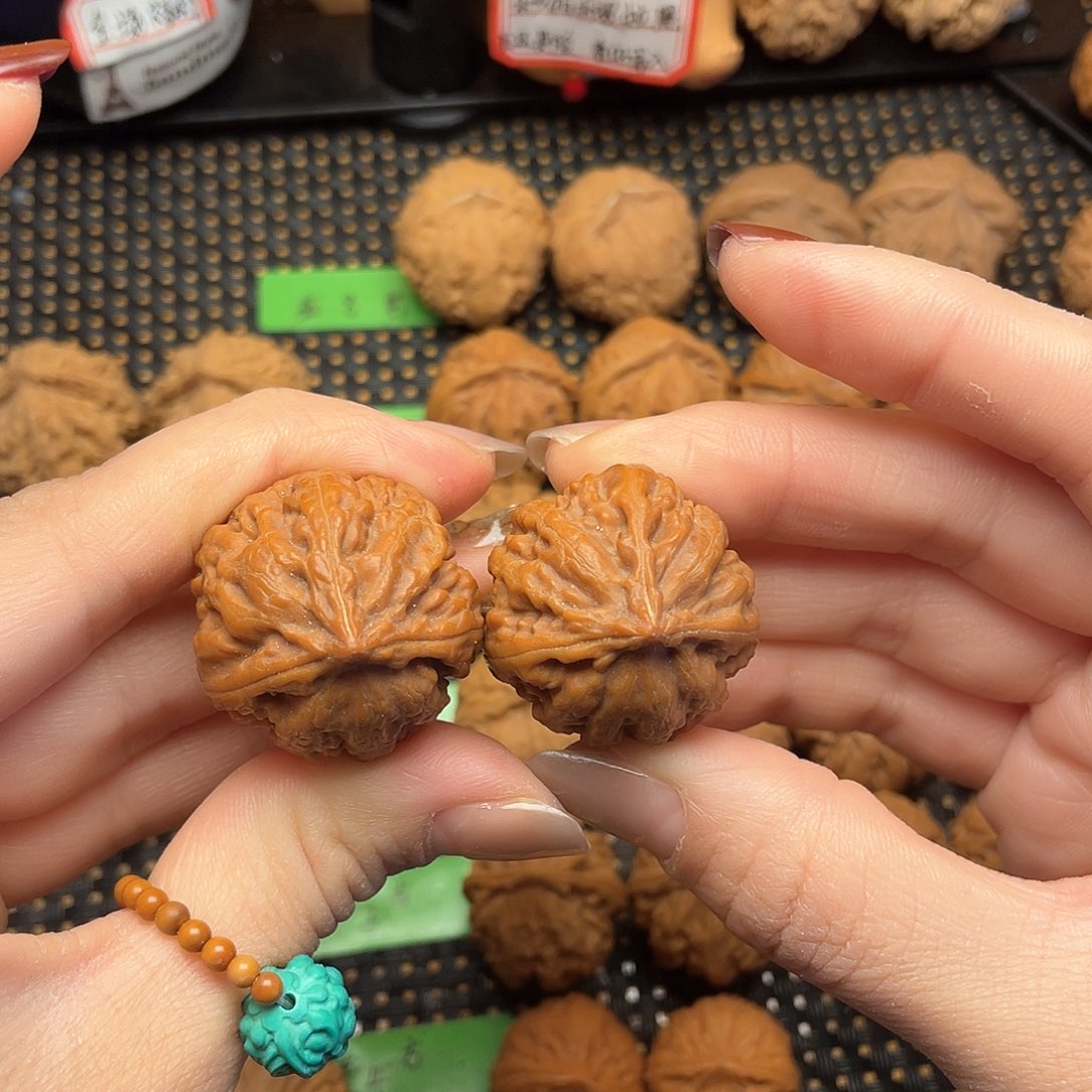 文玩核桃吊坠30尺全品小三棱00016