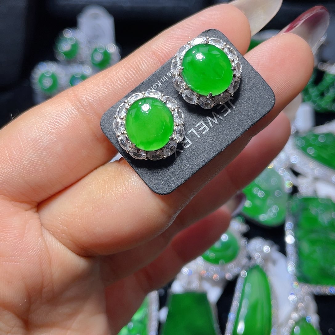 翡翠颈饰银S925镶嵌翡翠