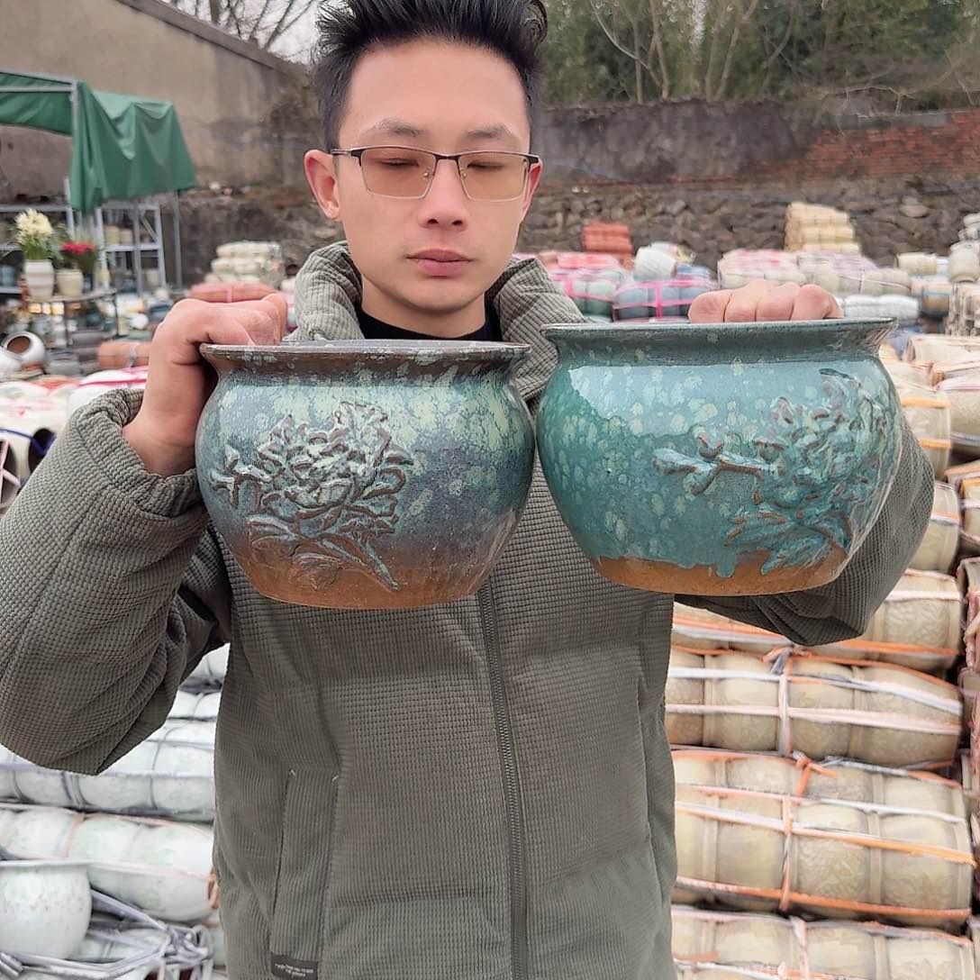 紫砂花盆口20高15（两个牡丹花绿