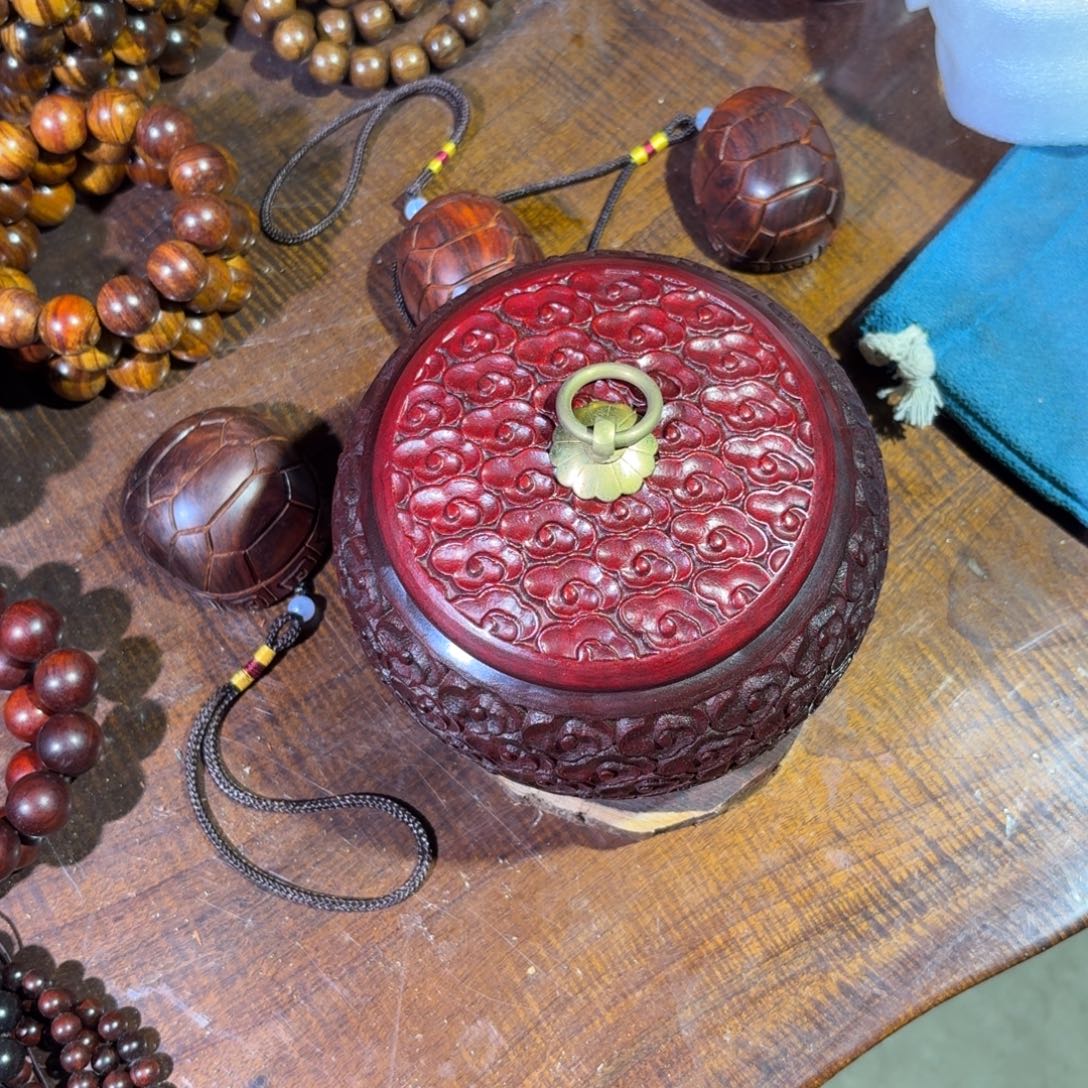 染料紫檀（血檀）茶叶罐祥云