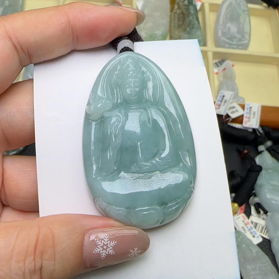 翡翠未镶嵌颈饰  