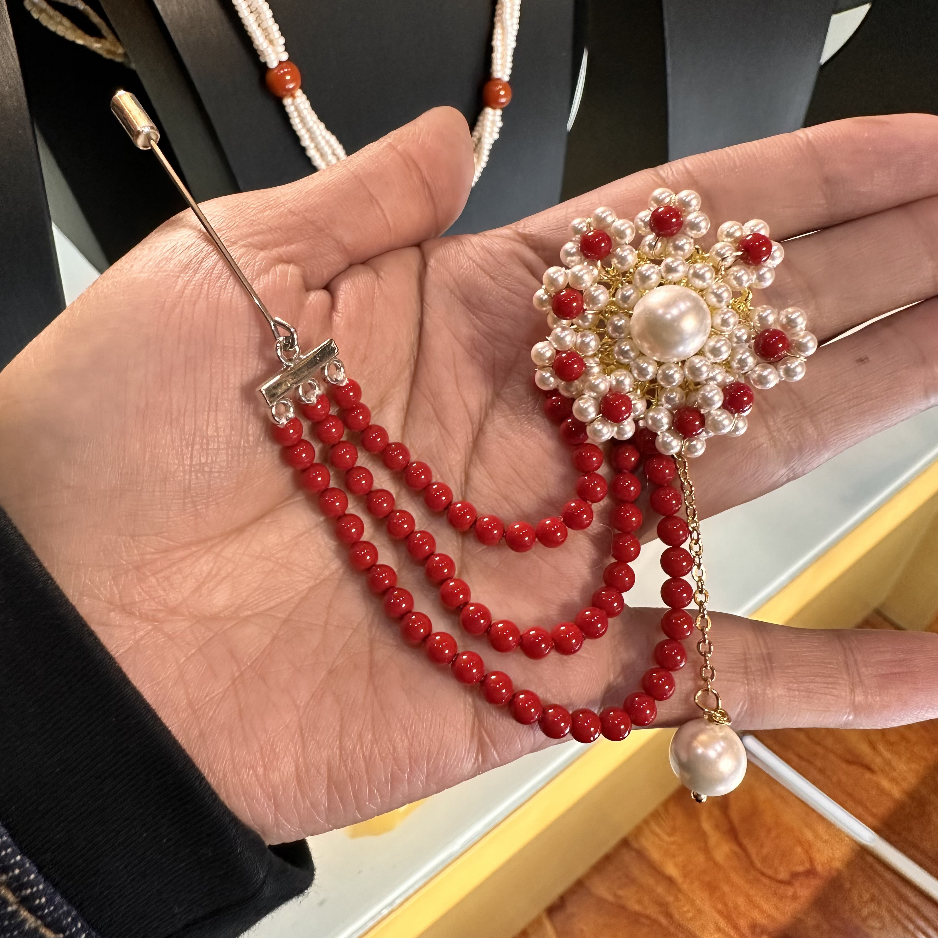 非金属仿水晶胸针 拉优美藏式胸针38