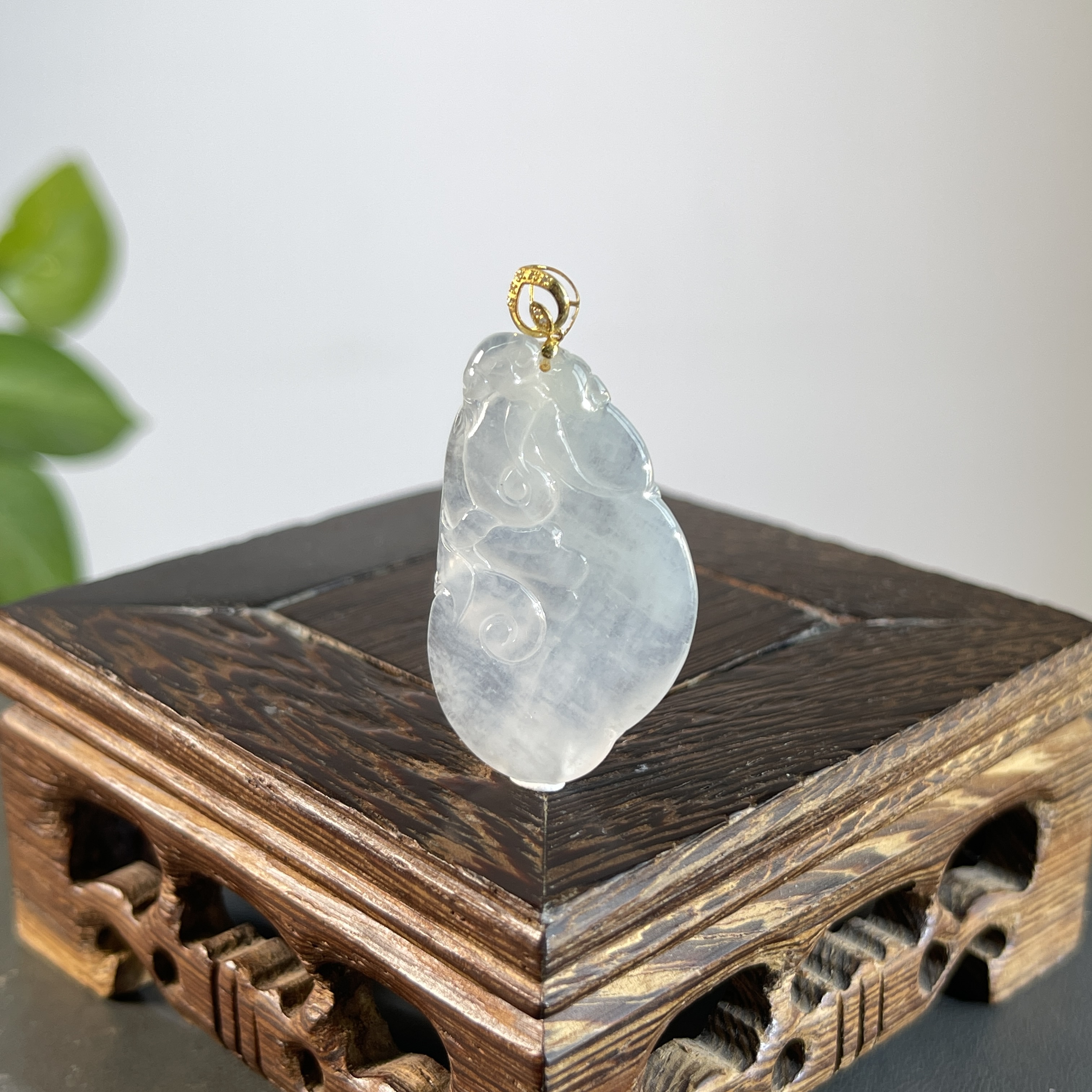 JSB27-82  天然缅甸翡翠A货  18K扣如意