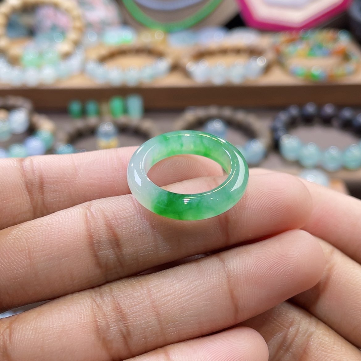 【闪购商品】翡翠颈饰未镶嵌阳绿