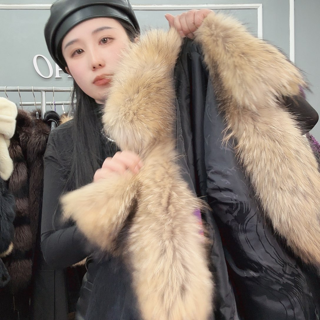 姚小妖家高端皮草