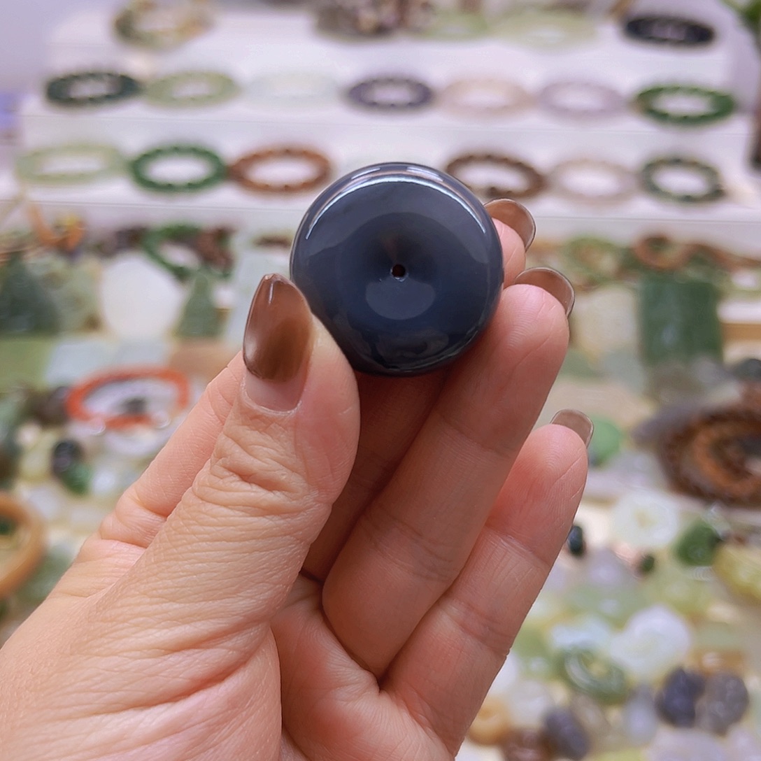 小****和田玉未镶嵌吊坠(赠链)