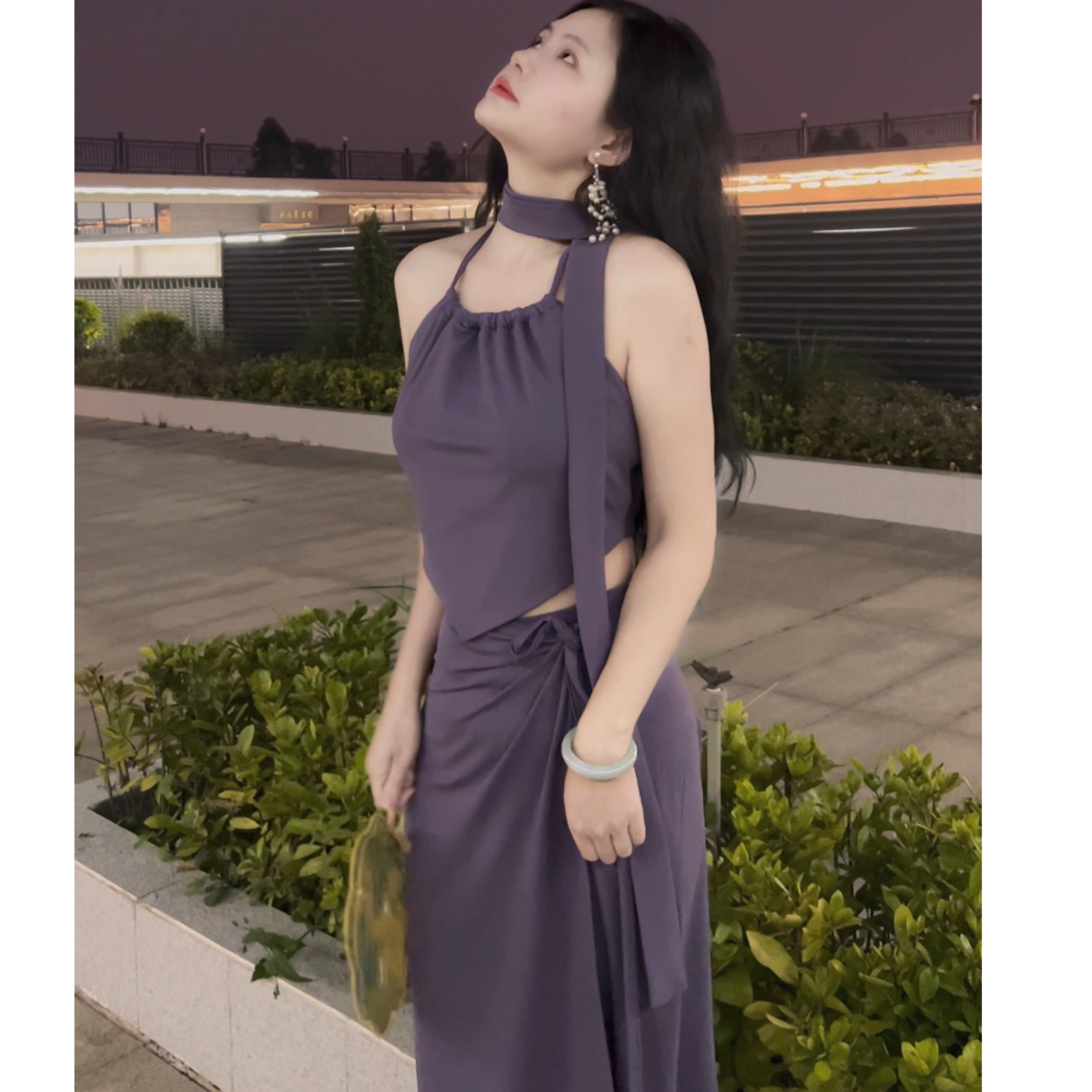 灰小猫 夏季复古国风纯色弹力带胸垫挂脖肚兜上衣+一片半身裙套装