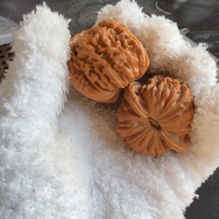 文玩核桃吊坠四喜