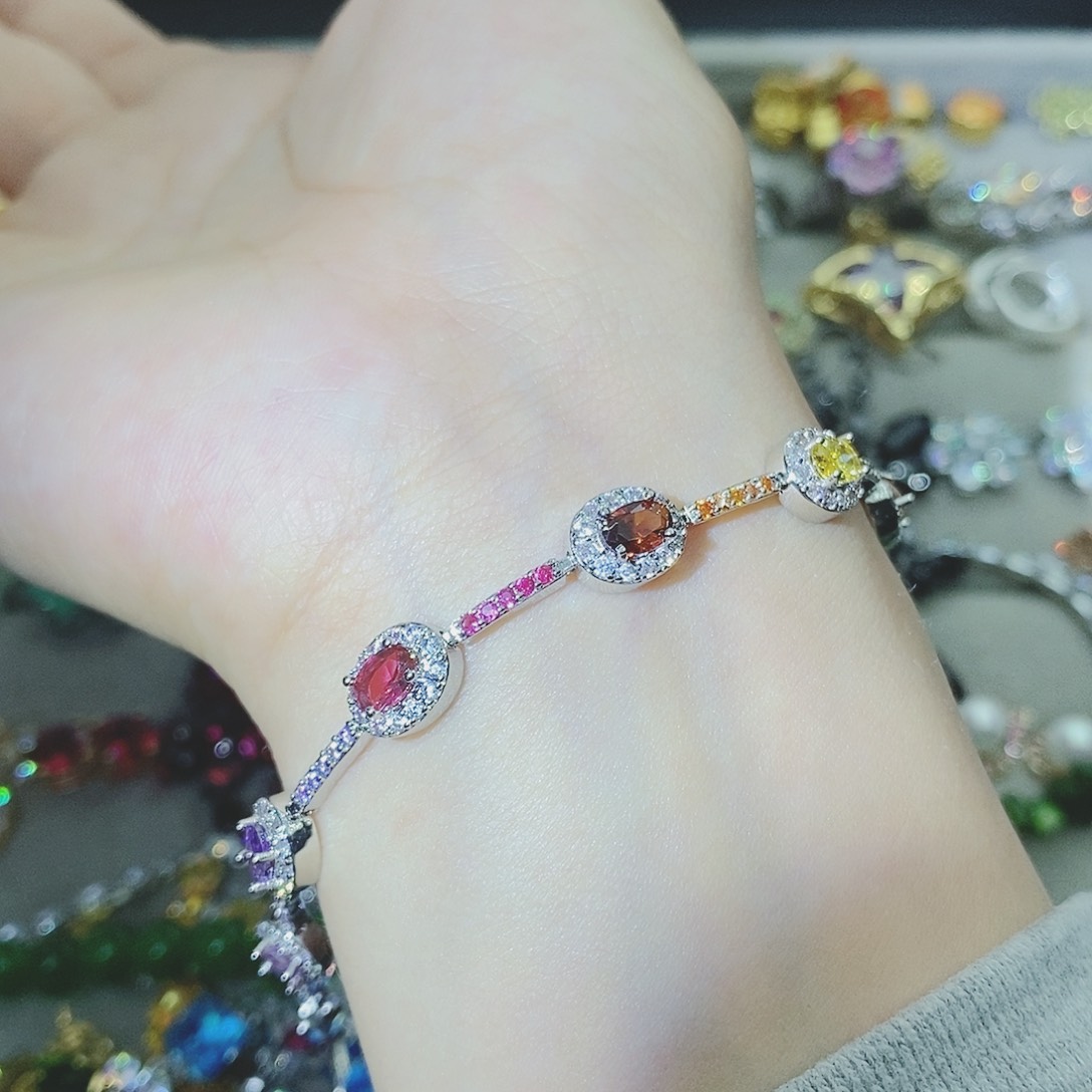 【闪购商品】银S925镶嵌耳饰托帕石