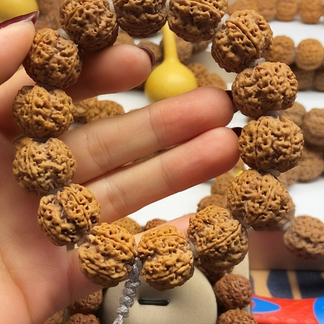 金刚菩提吊坠深沟梅花