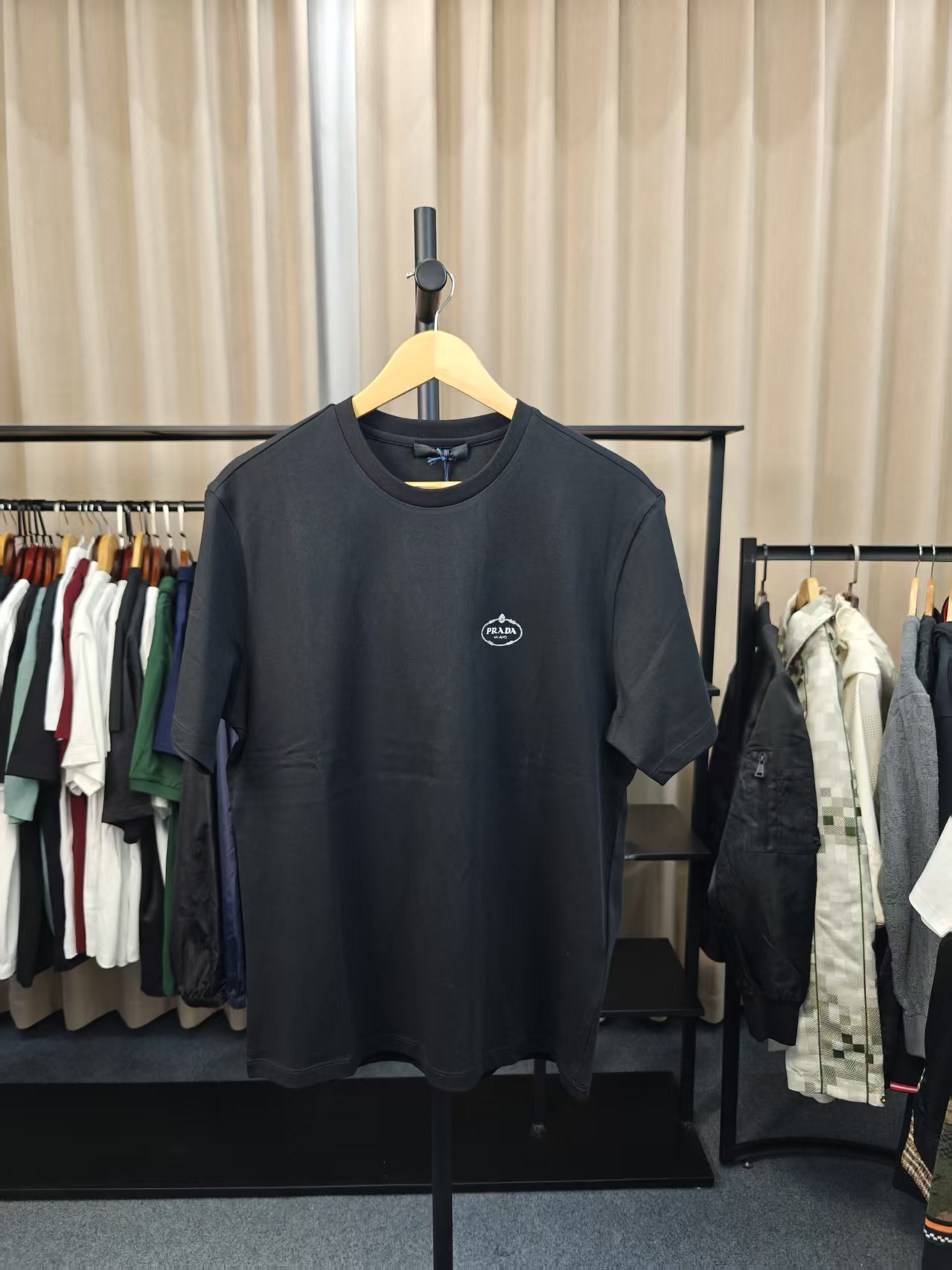 99新 Prada/普拉达 男士夏季胸口字母刺绣小标双色圆领短袖