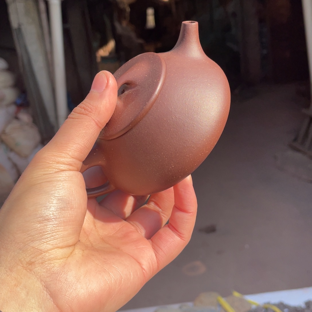 紫砂茶壶清**?宜兴紫砂