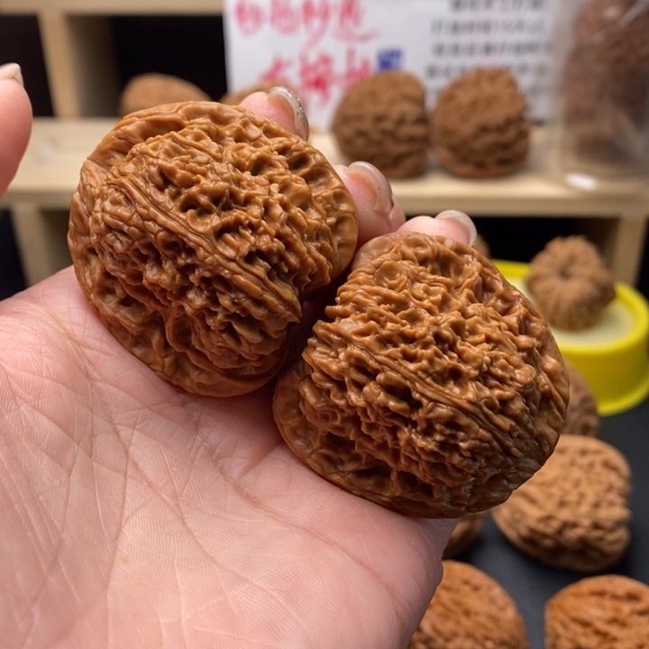 文玩核桃吊坠彬*巴正桩拉丝炮弹0672