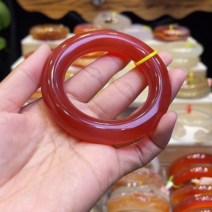 打***话玛瑙/玉髓手镯未镶嵌