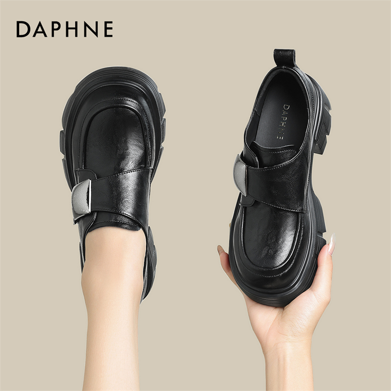 达芙妮冬季防滑青少年女款上班族圆头日系春秋皮鞋厚底英伦风女鞋