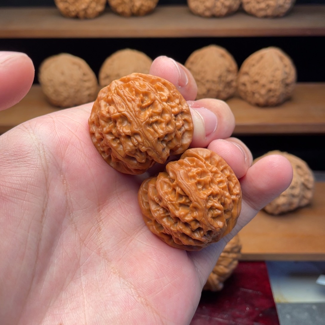 文玩核桃吊坠34手捻原装红皮苹果园