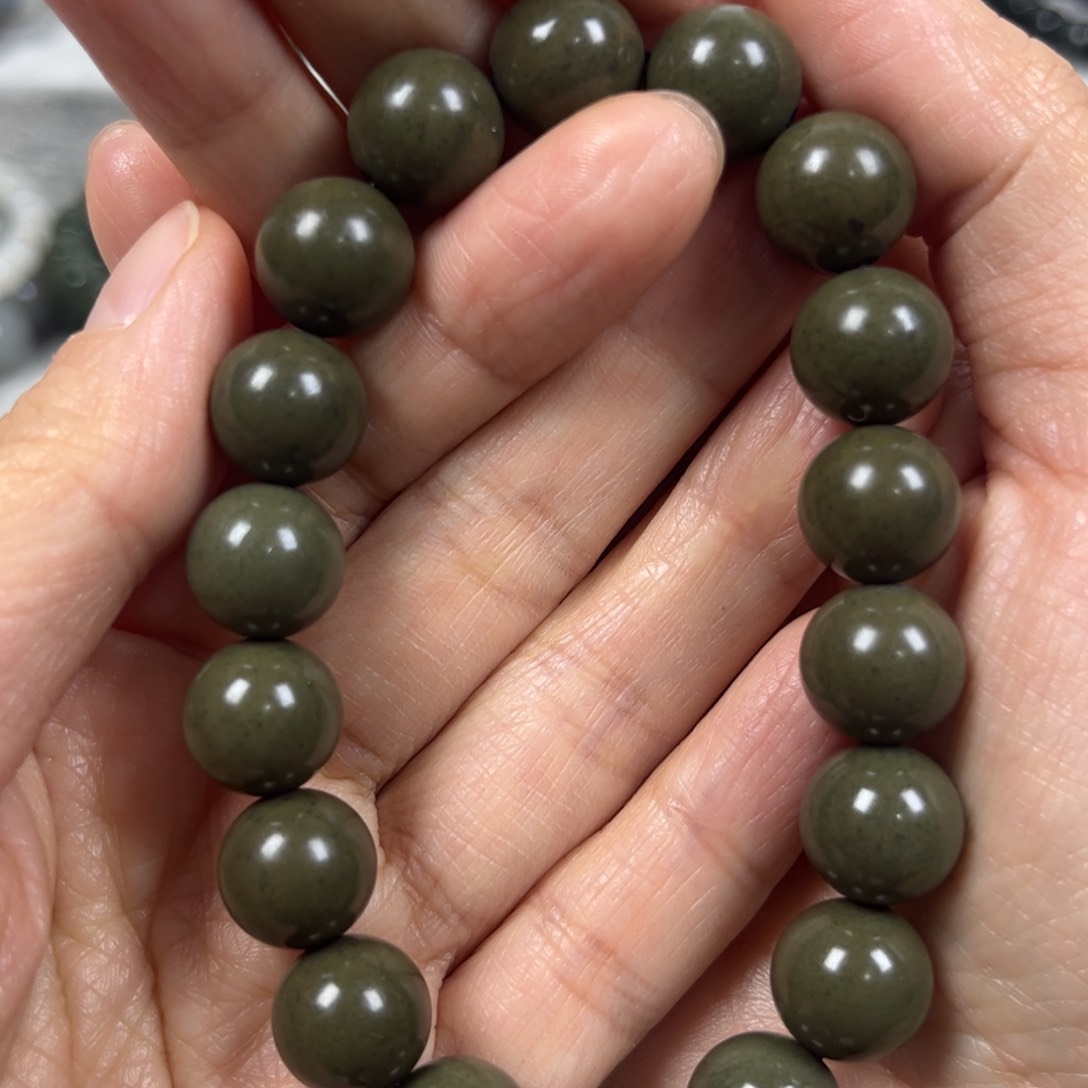 和田玉手链未镶嵌卡12圆珠