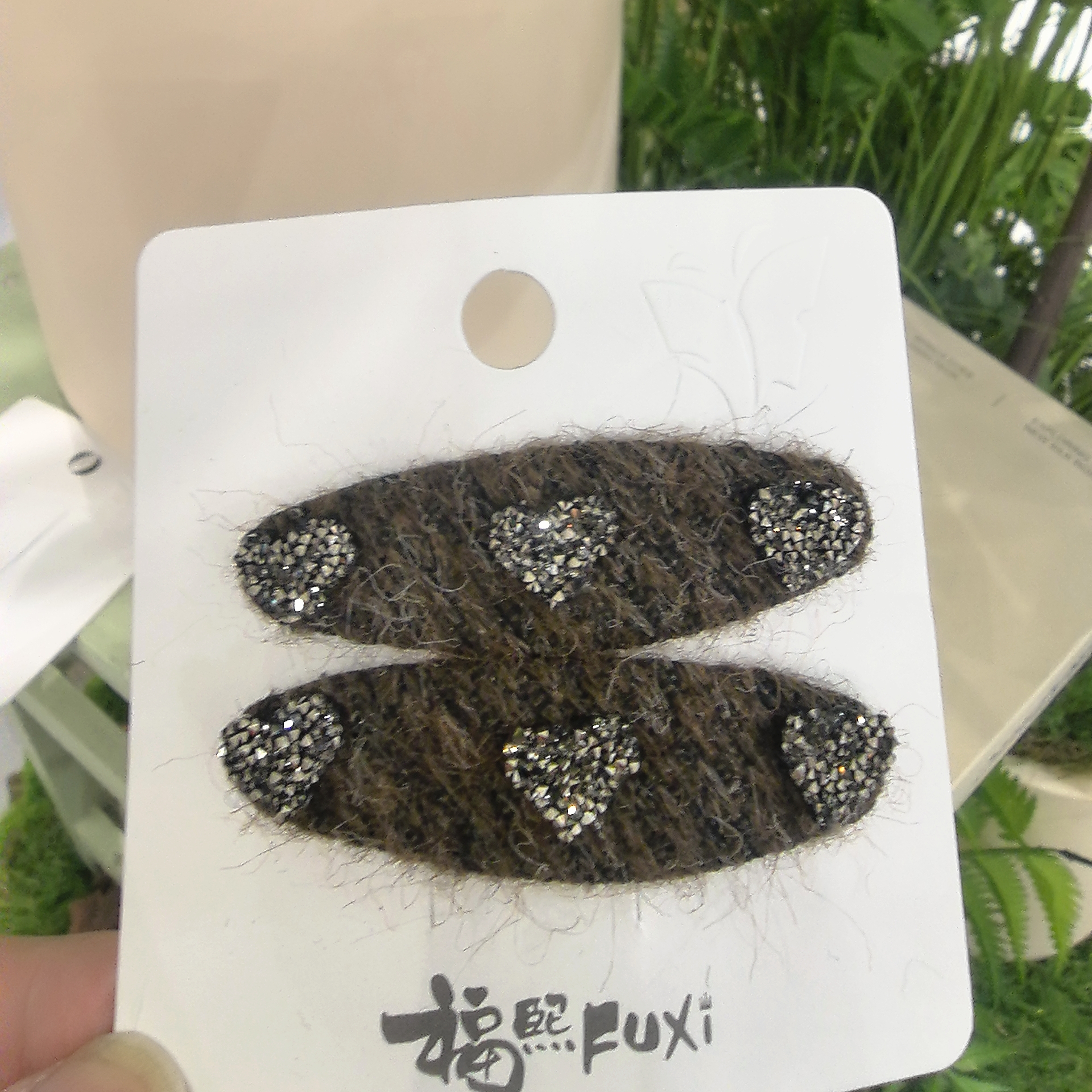 韩系新款精致满镶三爱心咖色毛绒时尚百搭BB夹5608（对）