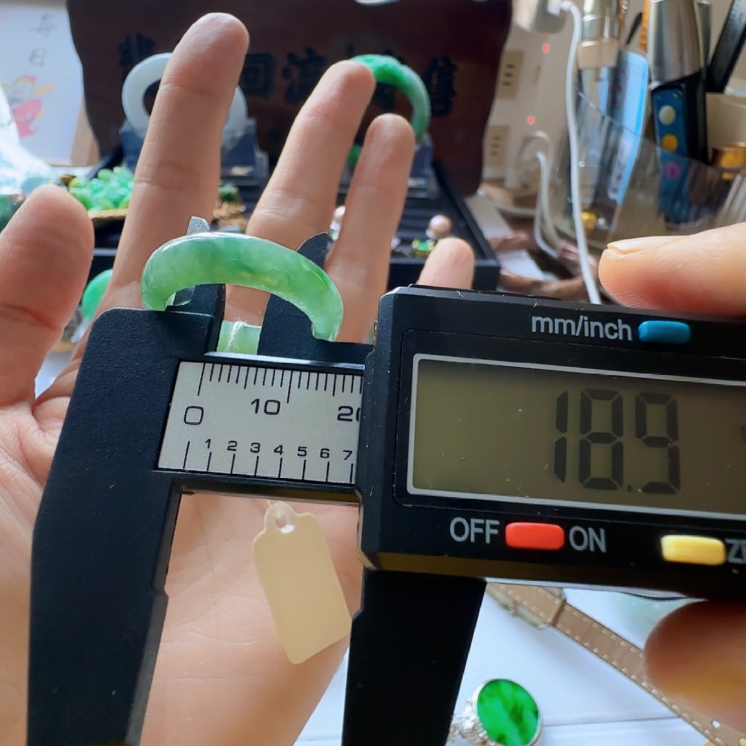 翡翠未镶嵌手镯翡翠80