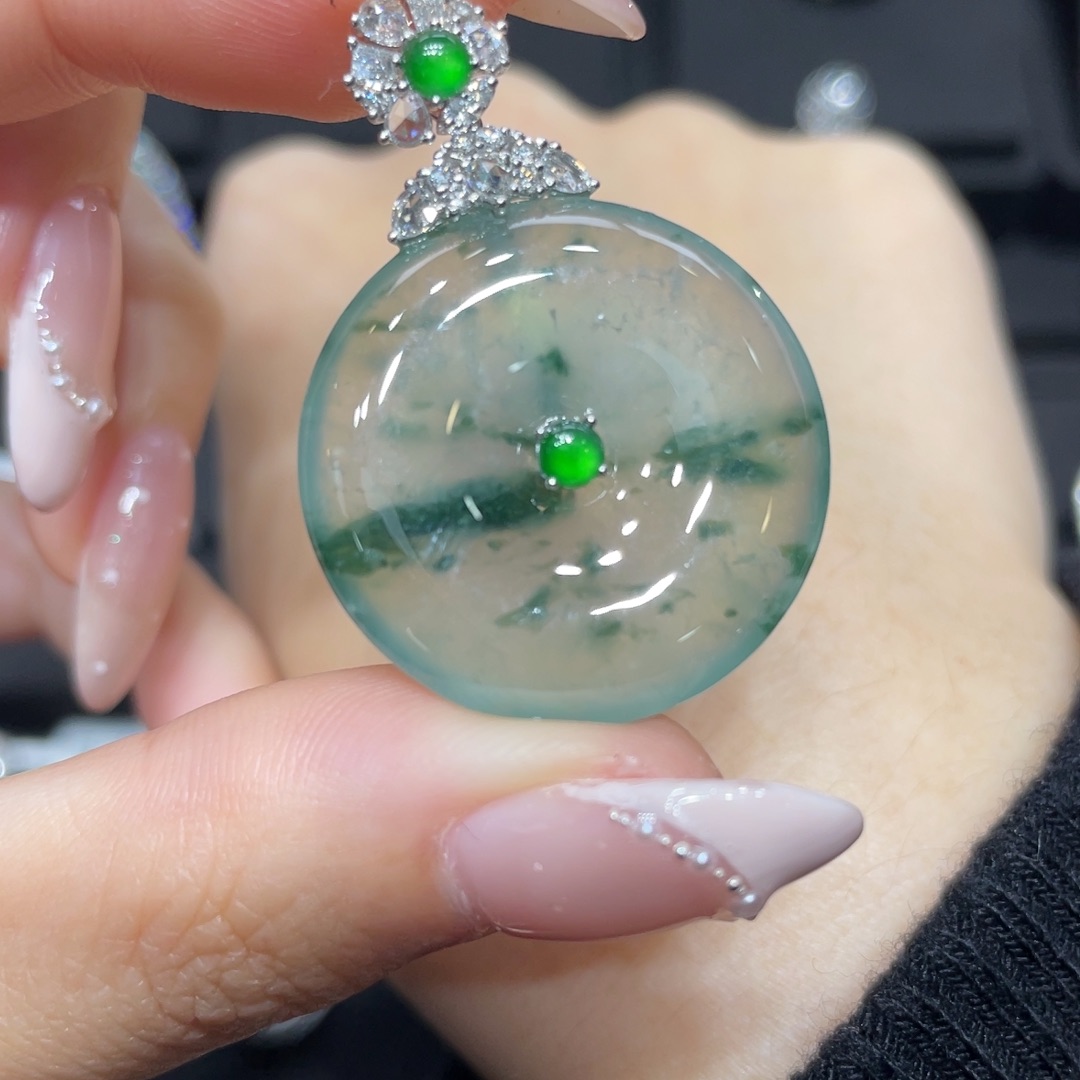 翡翠颈饰18K金镶嵌天然缅甸翡翠a货