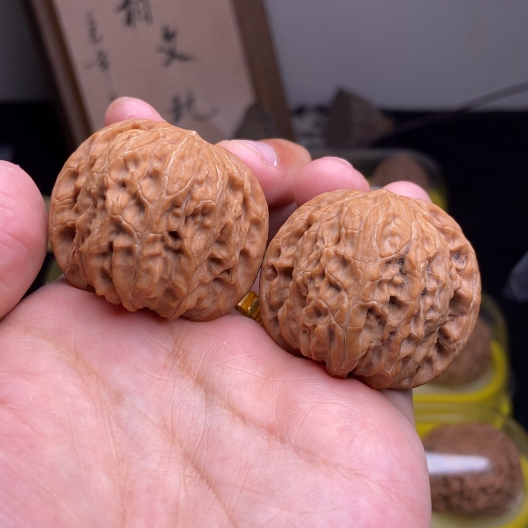 文玩核桃吊坠全品40尺磨盘红皮山地172