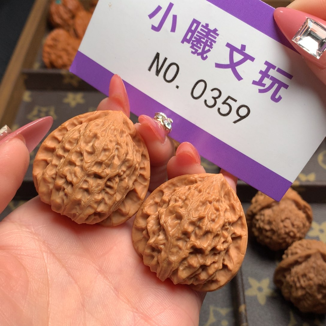 文玩核桃把件37.5金牛