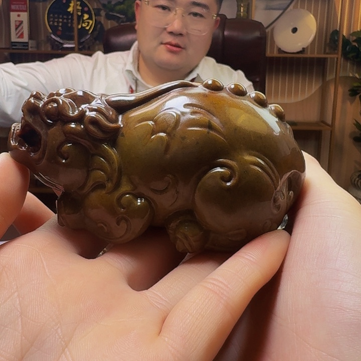 和田玉手串未镶嵌胡***?