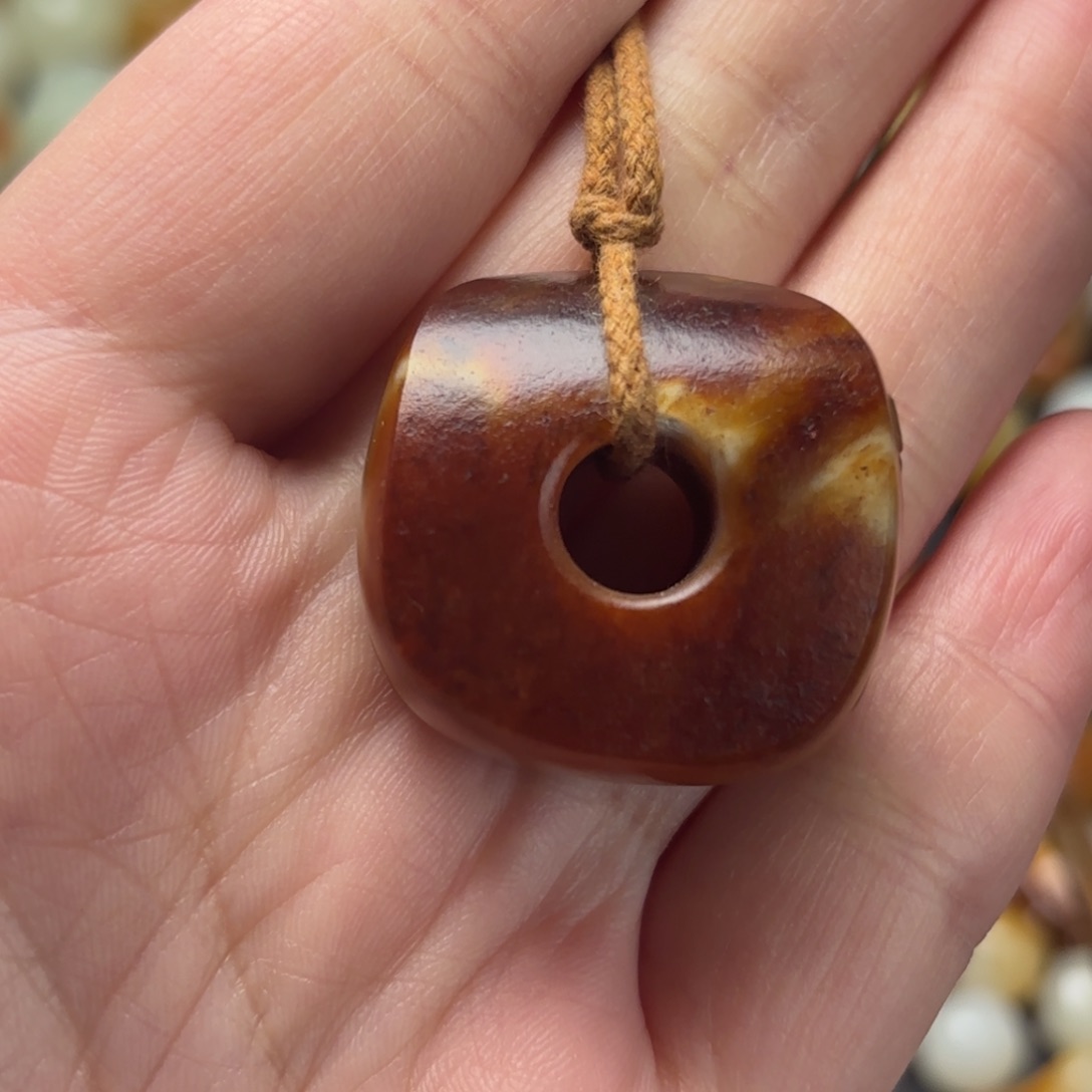 和田玉颈饰未镶嵌无****猫