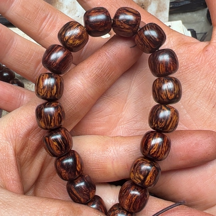 藤类海南红降12老型黑金底天花板