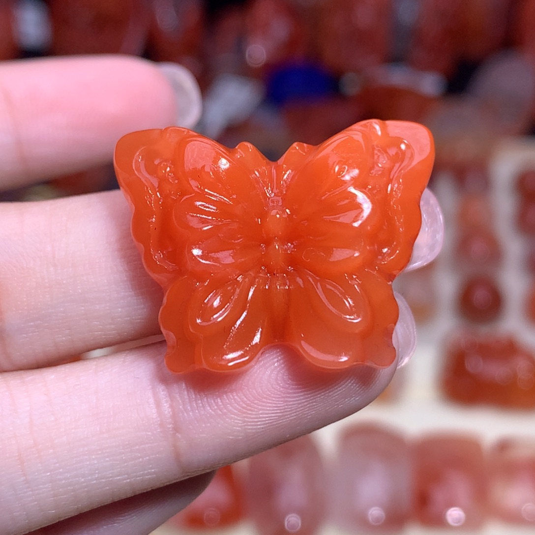 南红玛瑙未镶嵌珠宝半成品蝴蝶吊坠
