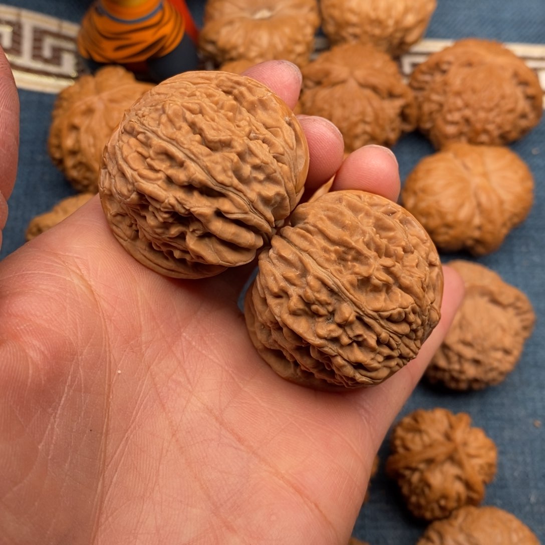 文玩核桃把件40平谷楼